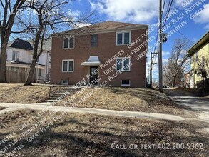 Building Photo - 1425 S 11th St