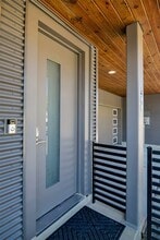 Building Photo - 511 Memorial Heights Dr