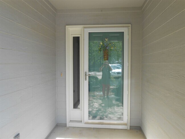 Building Photo - 3592 Wexford Ct