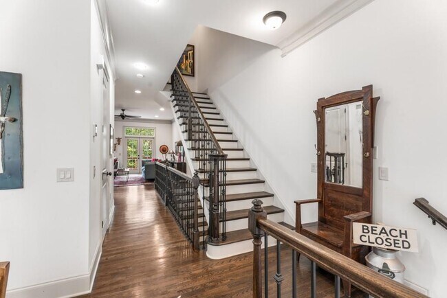 Building Photo - 523 Ansley Cir NE