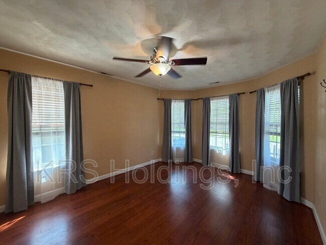 Foto del edificio - 1129 Hampton Ave