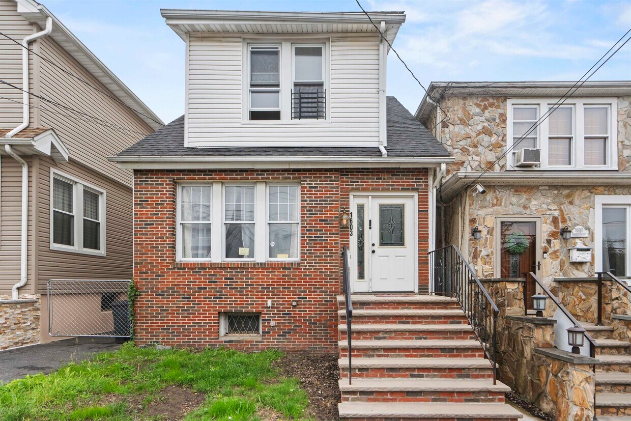 Primary Photo - 1603 77th St