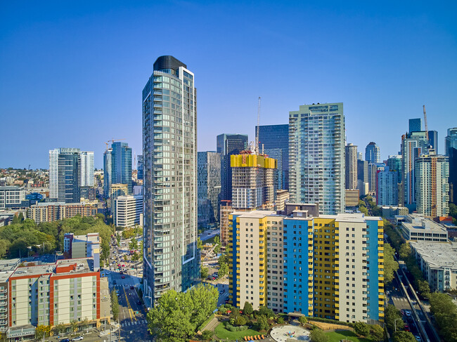 Building Photo - 2510 6th Ave