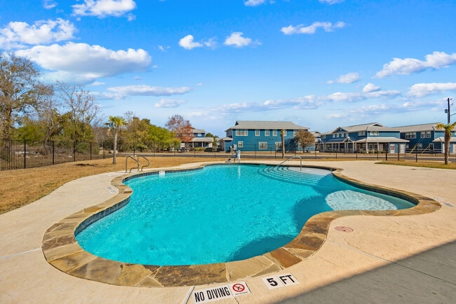 Building Photo - 1593 Gruene Rd