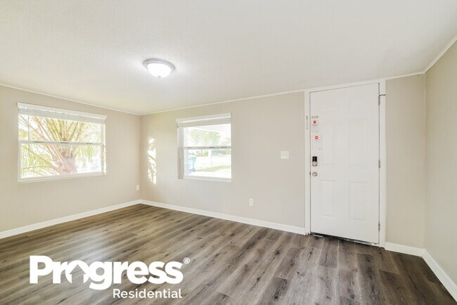 Building Photo - 1198 Maxey Dr