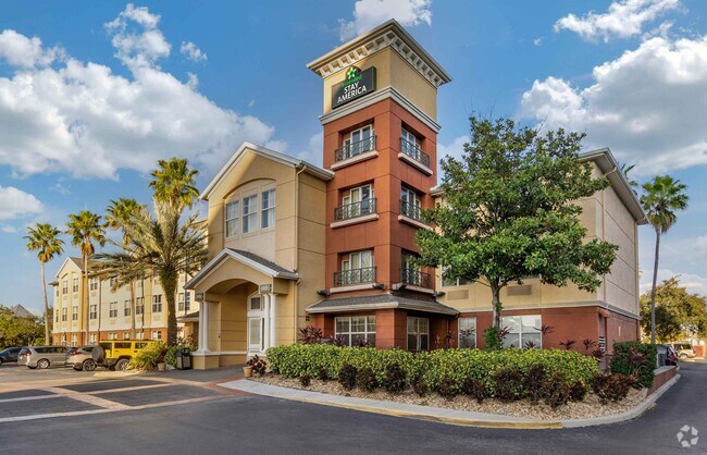 Building Photo - Furnished Studio-Tampa - Airport - N. West...