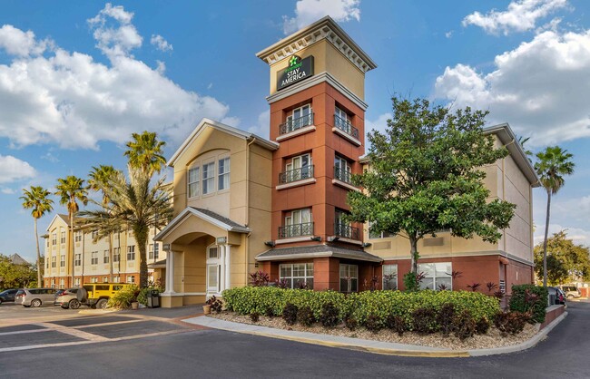 Building Photo - Furnished Studio-Tampa - Airport - N. Westshore Blvd.