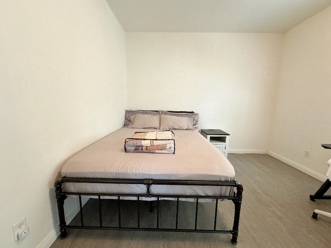 Photo - 13703 Turf Paradise St (Eastvale, CA) House