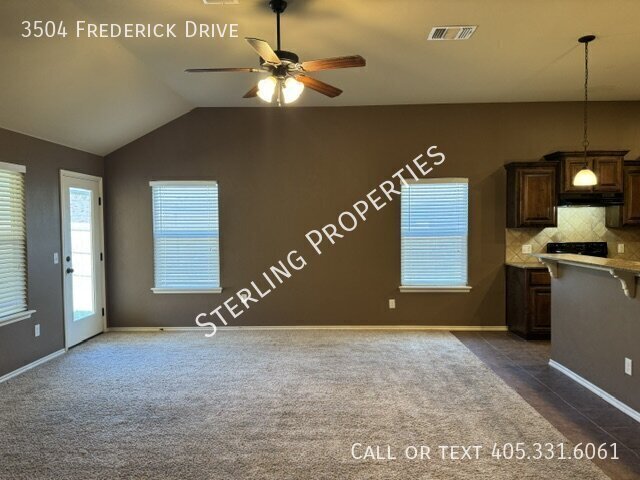 Building Photo - 3504 Frederick Dr