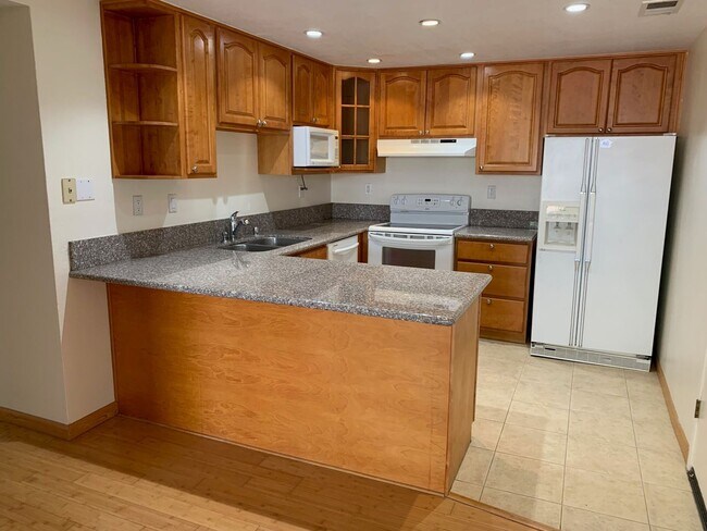 Foto del edificio - 3 bedroom 2 Bathroom home in South Davis