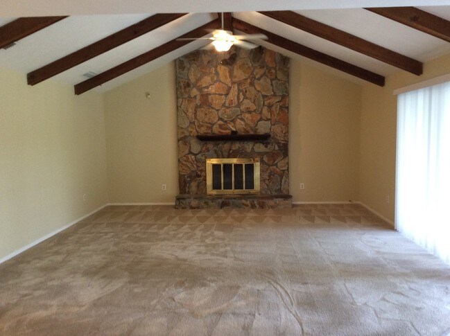 Building Photo - 21334 Lake Sharon Dr