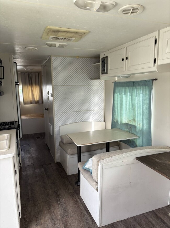 Building Photo - 2900 FL-17