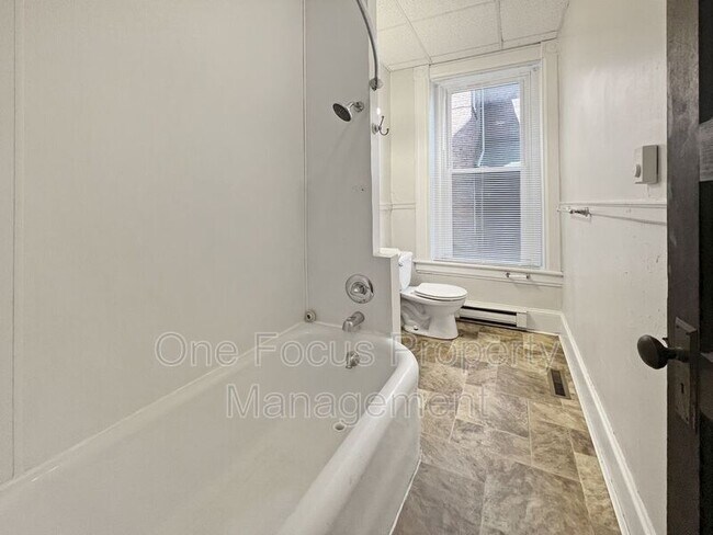 Foto del edificio - 817 W 3rd St