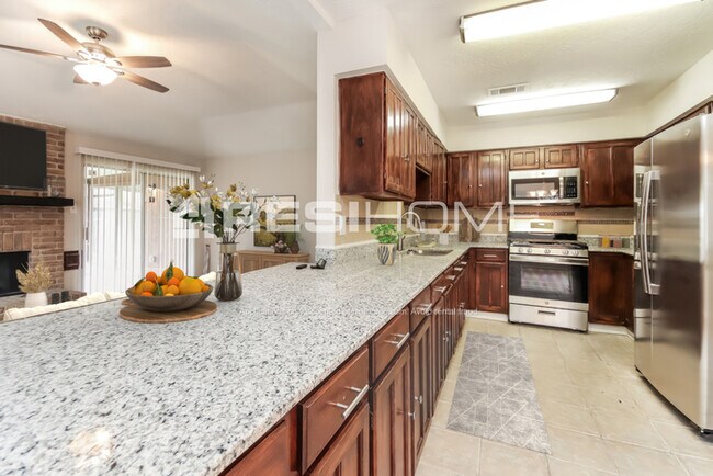 Foto del edificio - 18802 Oak Bower Drive