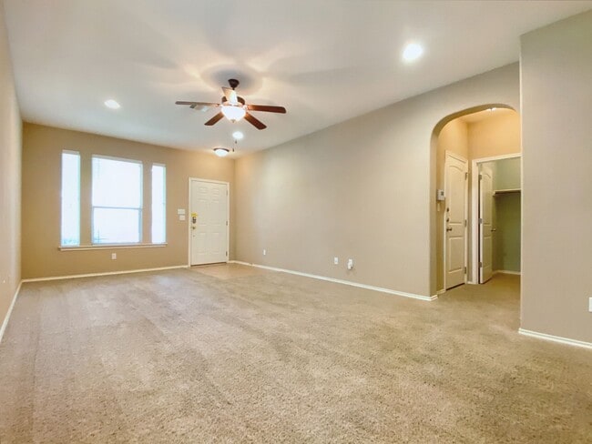 Building Photo - Gorgeous 3-Bedroom Home in South Austin! A...