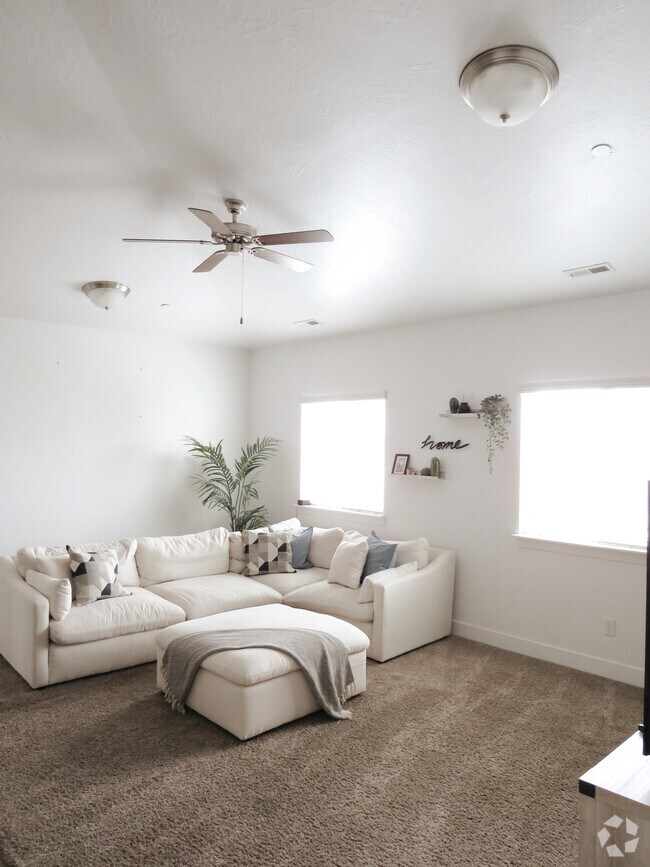 Harvest Hills Development Apartments under 1,000 Saratoga Springs