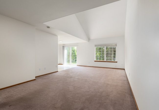 Foto del edificio - 2312 E Division St