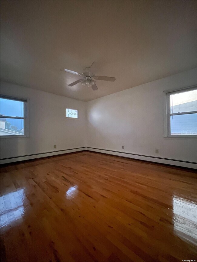 Foto del edificio - 97-16 159th Ave