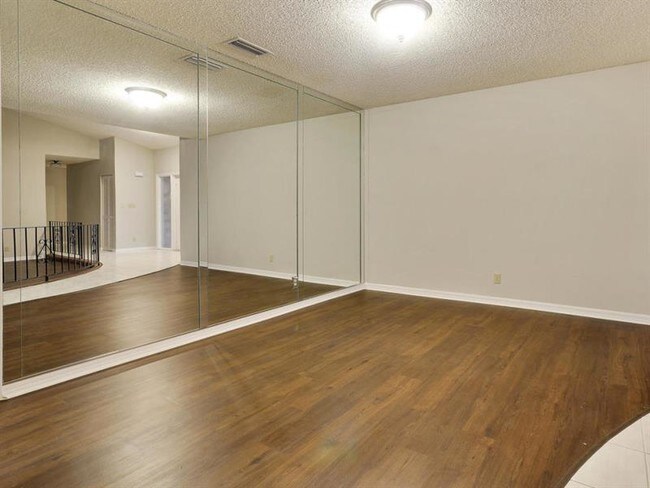 Building Photo - 7108 NW 43rd St