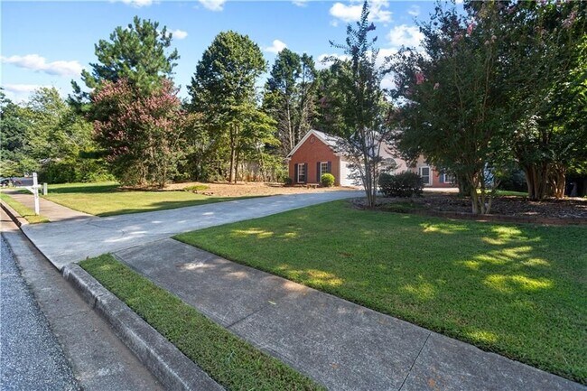 Foto del edificio - 965 Dogwood Park Dr