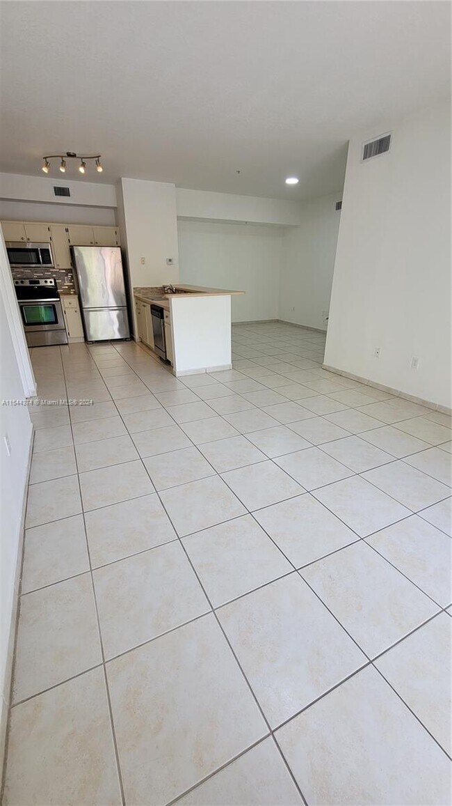 Foto del edificio - 7330 NW 114th Ave