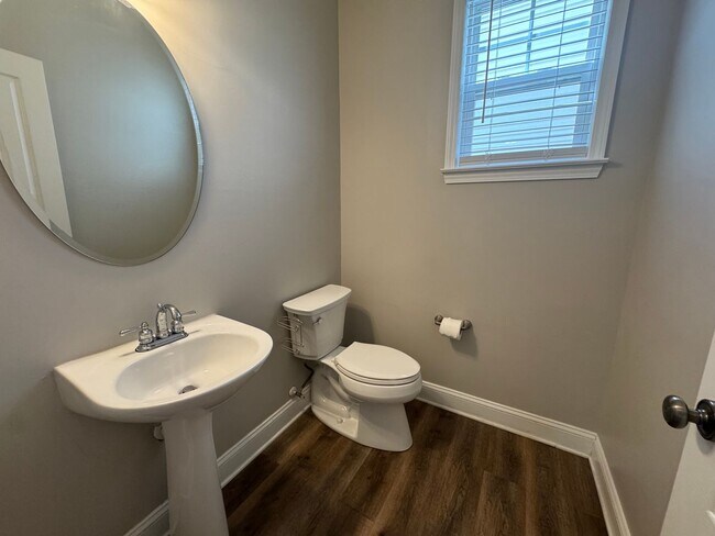 Foto del edificio - 9734 Cadman Ct