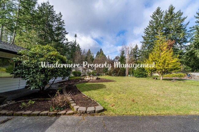 Foto del edificio - Charming and Bright 3 bed in Heart of Gig Harbor!