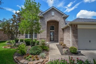 Building Photo - 28018 Wind Hawk Dr