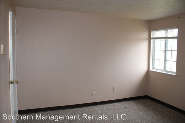 Building Photo - 3914 Tunnel Hill Rd