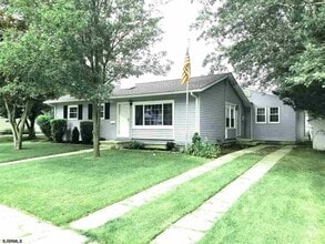 Building Photo - 204 Barr Ave