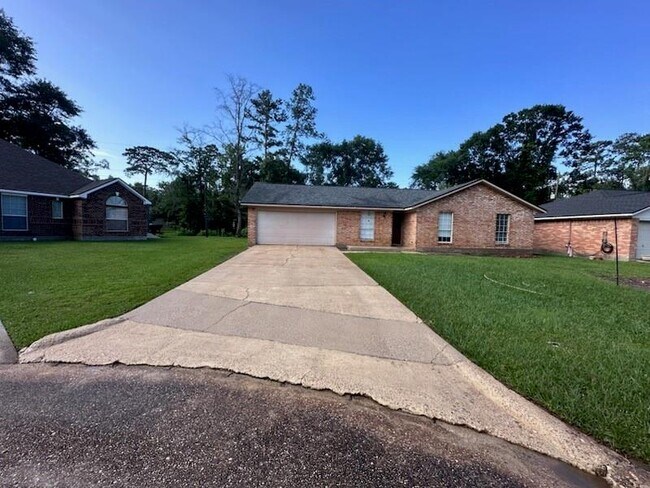 Foto del edificio - 2126 Southwood Dr