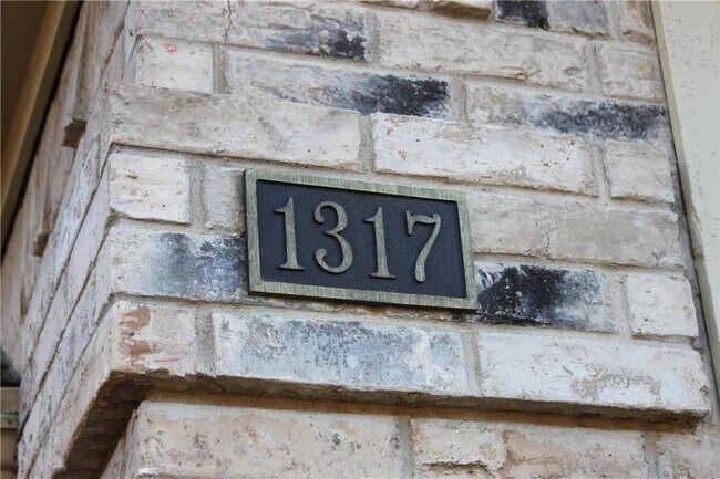 Building Photo - 1317 Oak Harbor Blvd
