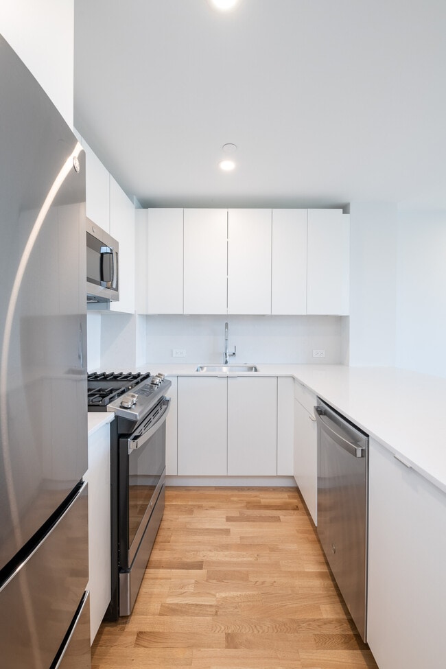 Building Photo - 1410 Columbia Rd