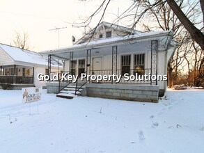 Building Photo - 1317 W 13th St