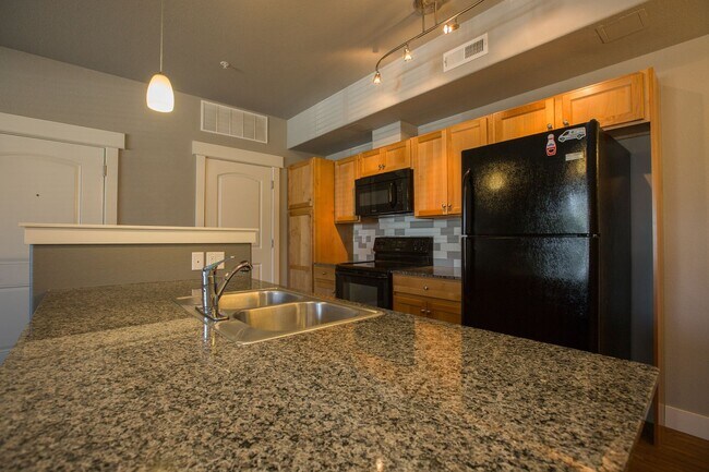 Foto del edificio - 5233 Boardwalk Dr