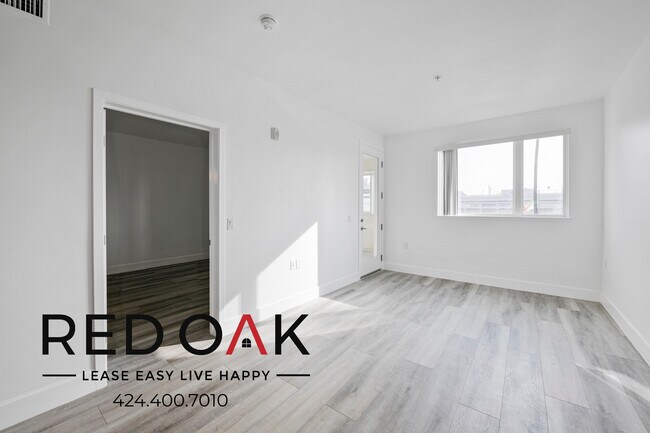 Foto del edificio - 5837 W Sunset Blvd