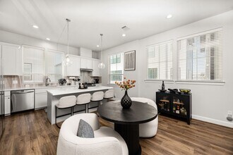 Building Photo - 2718 Grand Fountains Dr