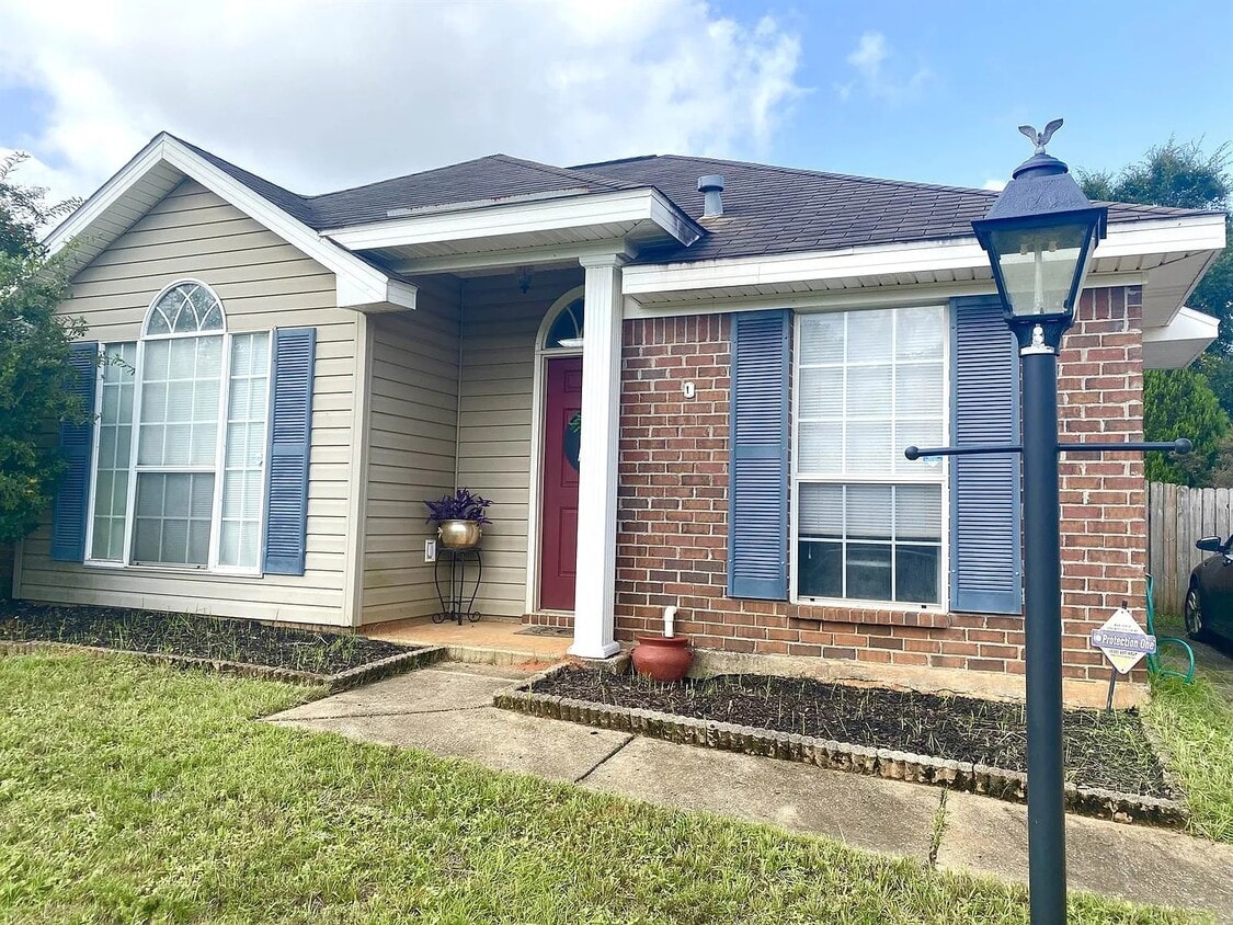 Primary Photo - 1511 Homestead Dr W