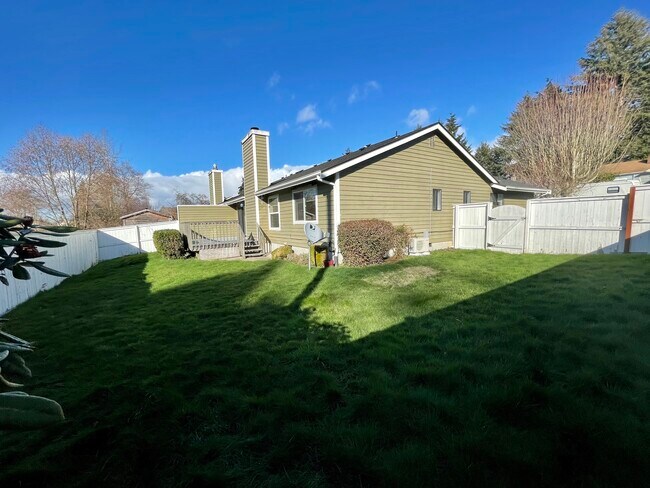 Foto del edificio - 2742 Sylvan Dr W