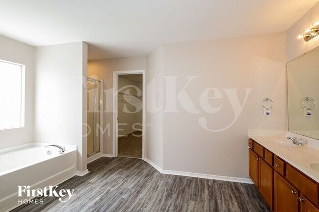 Foto del edificio - 933 Silverberry St