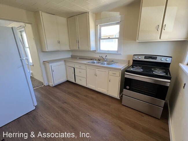 Building Photo - 2 br, 1 bath House - 337 S Chelan Ave