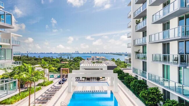 Building Photo - 3883 Biscayne Blvd