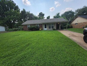 Building Photo - 4587 Appleville St