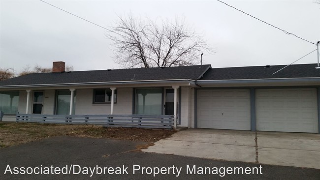 Building Photo - 8501 Tieton Dr