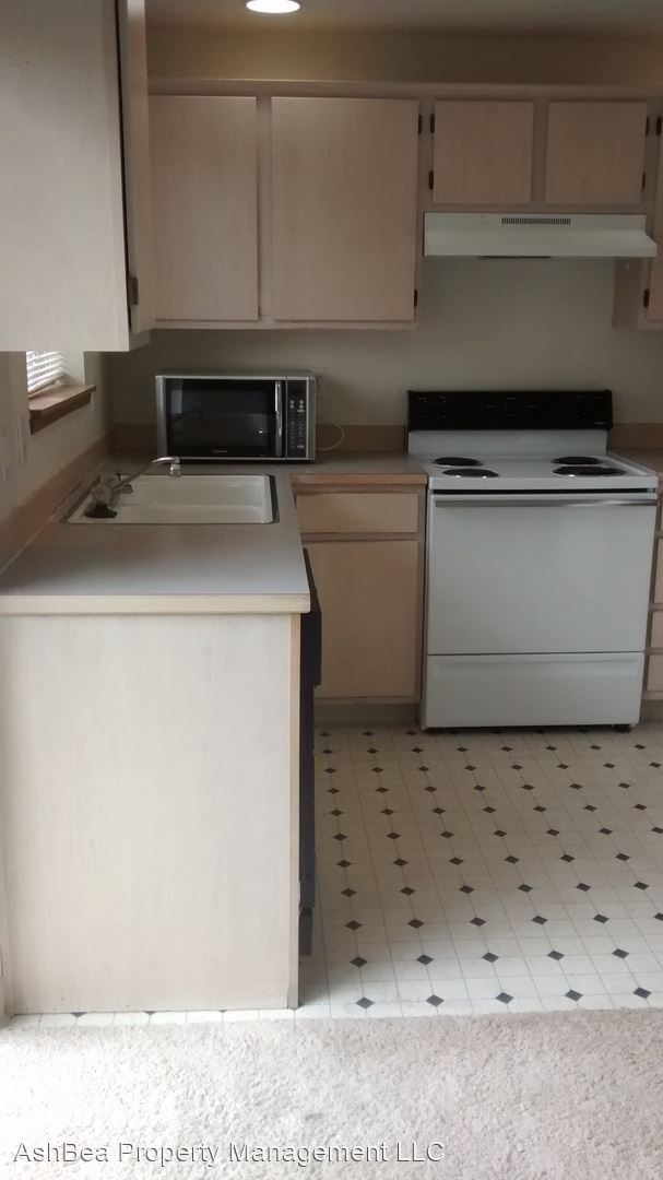 Building Photo - 2 br, 1.5 bath House - 4792 Lancaster Driv...