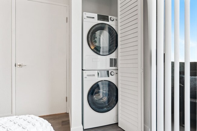 Interior Photo - The Hive@Market