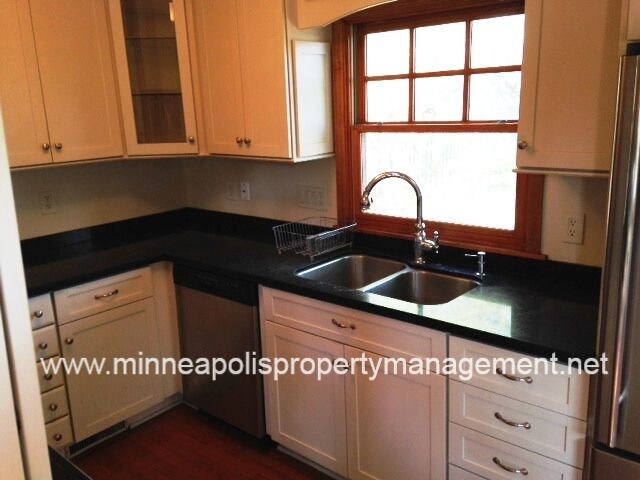 Building Photo - 4800 Vallacher Ave