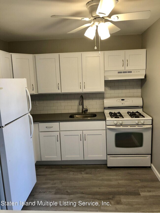 Foto del edificio - 162 Jules Dr