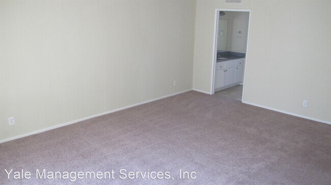 Building Photo - 8455 Lindley Ave