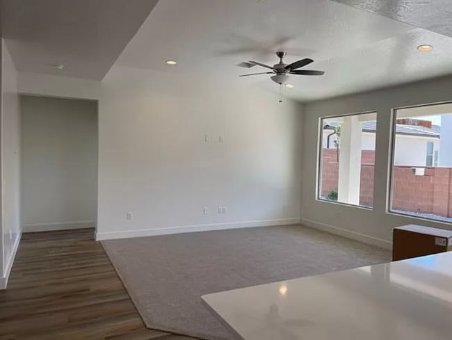 Building Photo - 3076 E Lavatera Dr